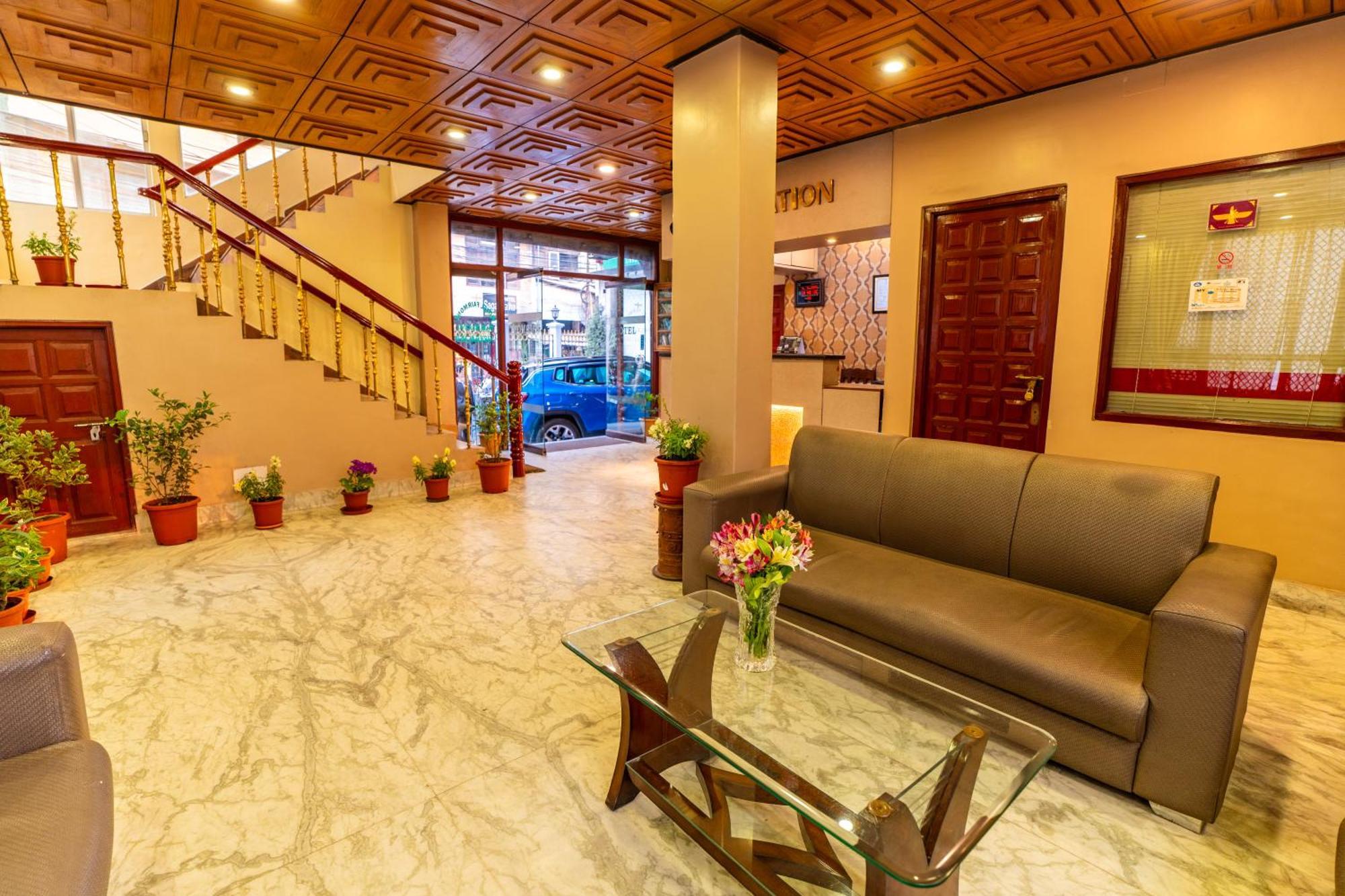 Muscatel Fairmont - 100 Mts From Mall Road Дарджилинг Экстерьер фото