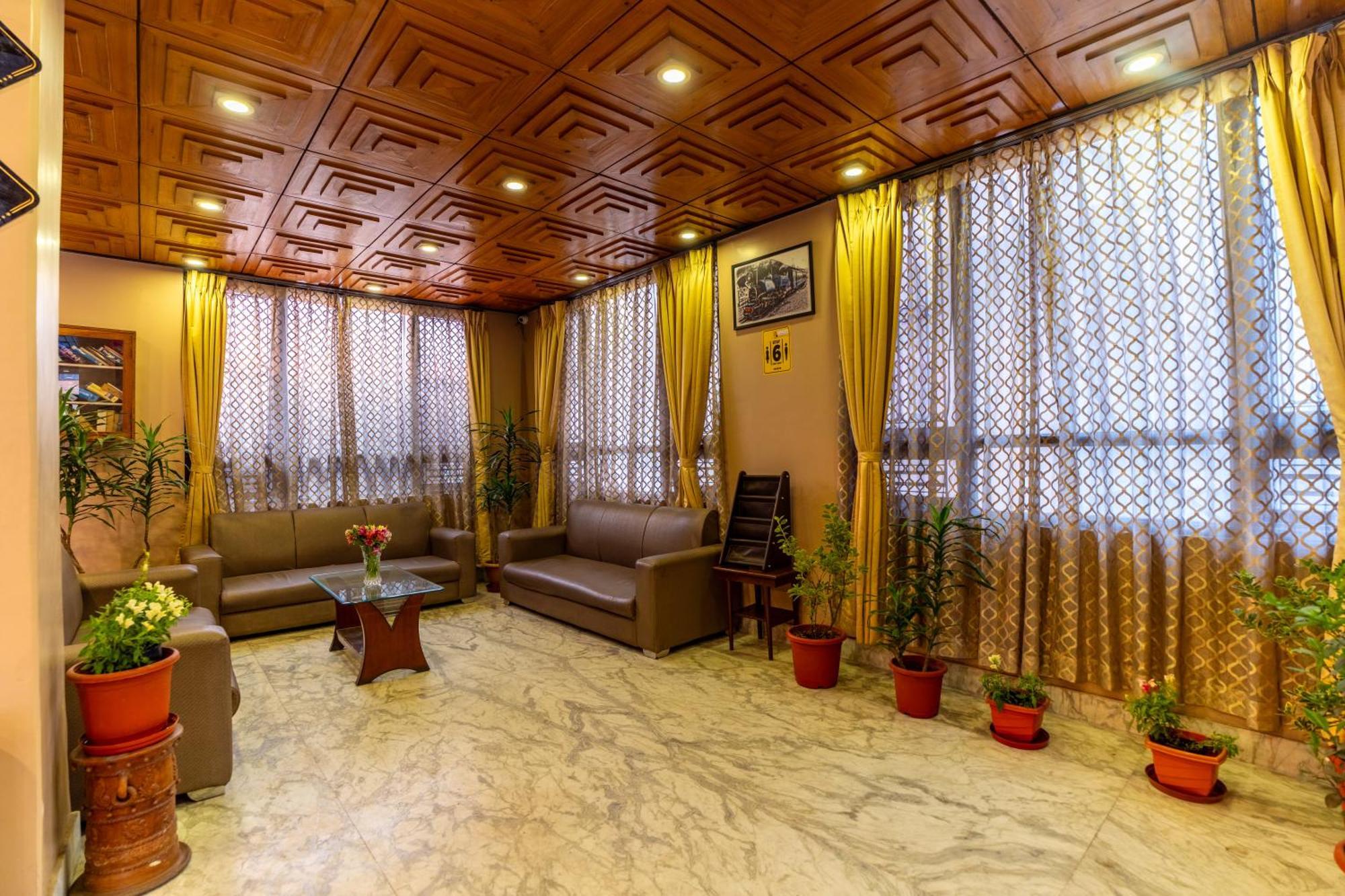 Muscatel Fairmont - 100 Mts From Mall Road Дарджилинг Экстерьер фото