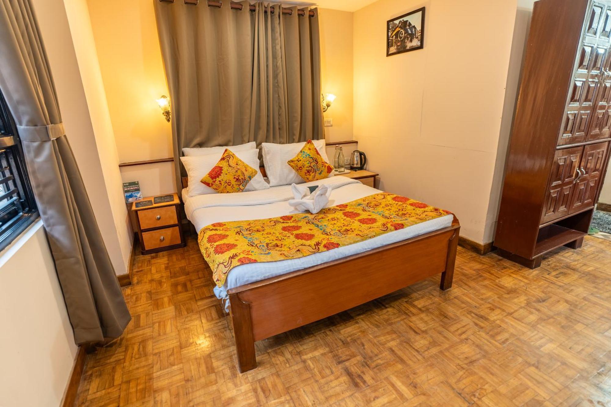 Muscatel Fairmont - 100 Mts From Mall Road Дарджилинг Экстерьер фото